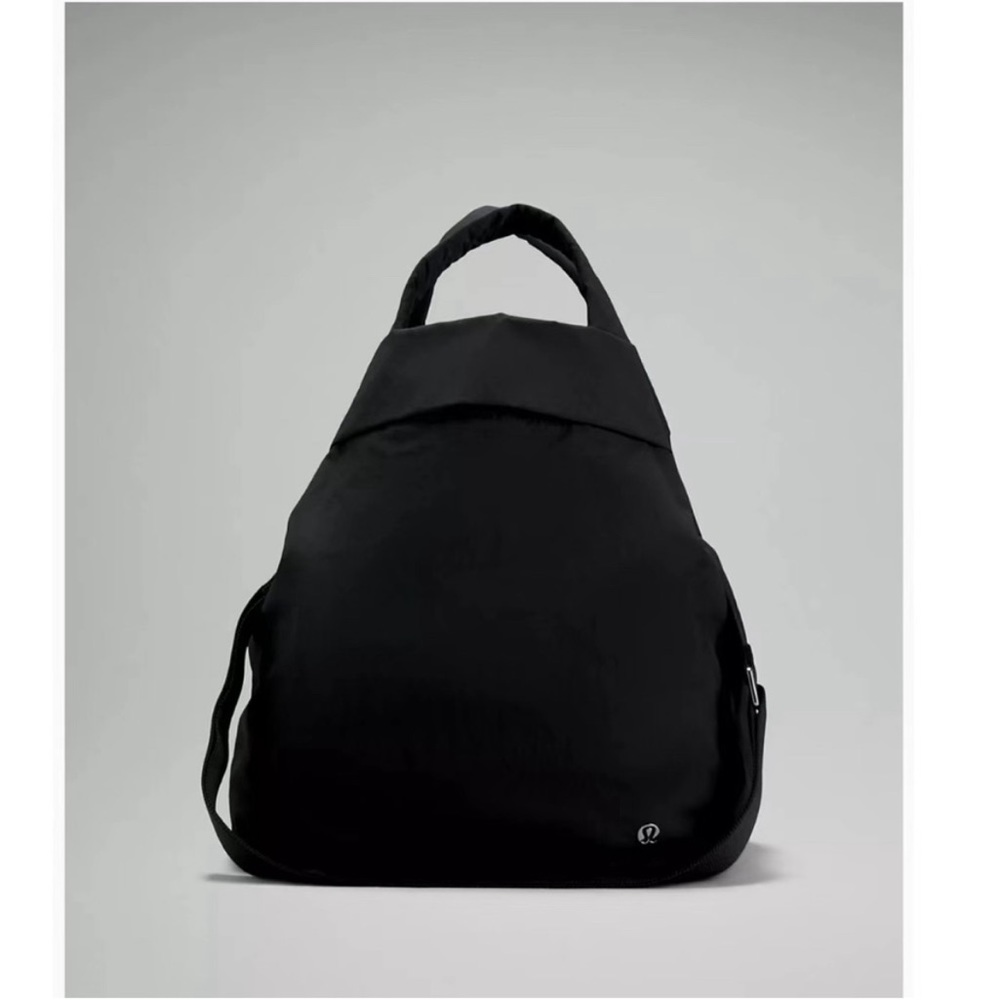 Lululemon on my level bag 2.0 19L